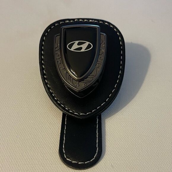 Hyundai Sunglass Holder for Car with Logo Black PU Leather NWT - Picture 1 of 9